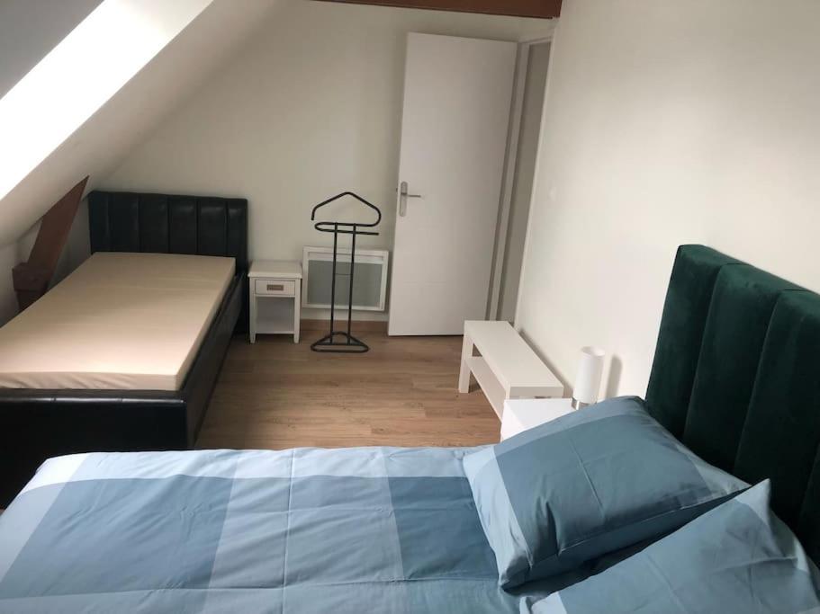Residence Merlin Appart Des Druides Saint-Malon-sur-Mel Exterior photo
