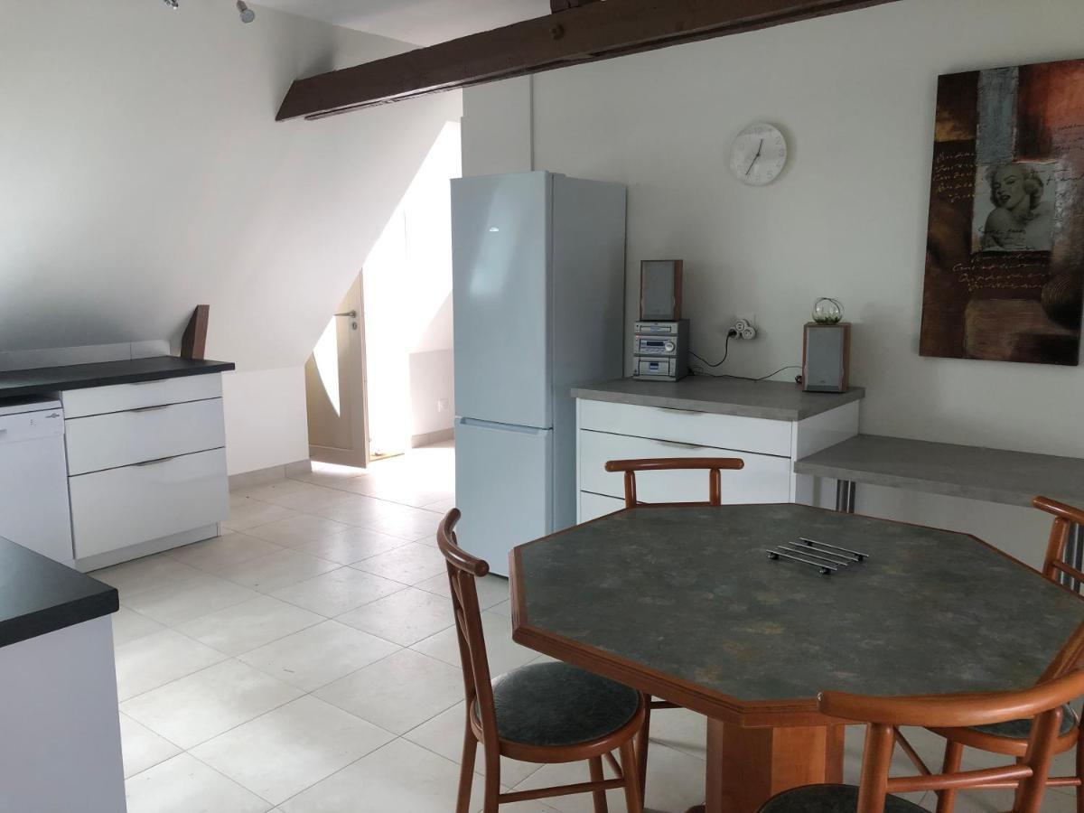 Residence Merlin Appart Des Druides Saint-Malon-sur-Mel Exterior photo