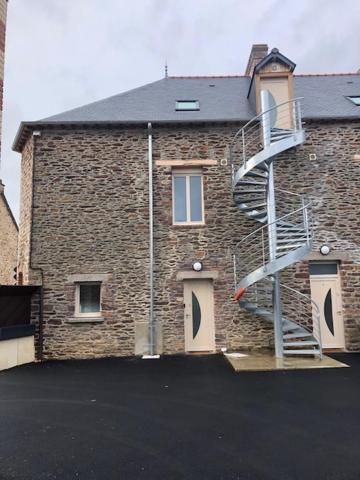 Residence Merlin Appart Des Druides Saint-Malon-sur-Mel Exterior photo
