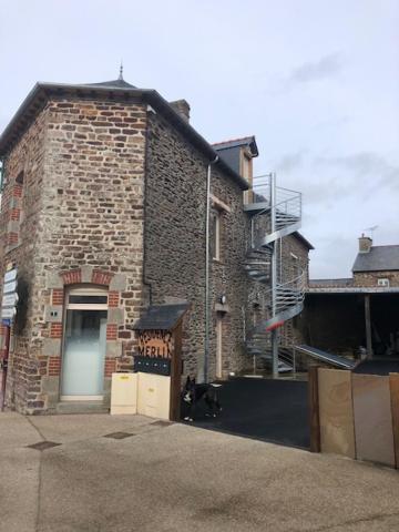 Residence Merlin Appart Des Druides Saint-Malon-sur-Mel Exterior photo
